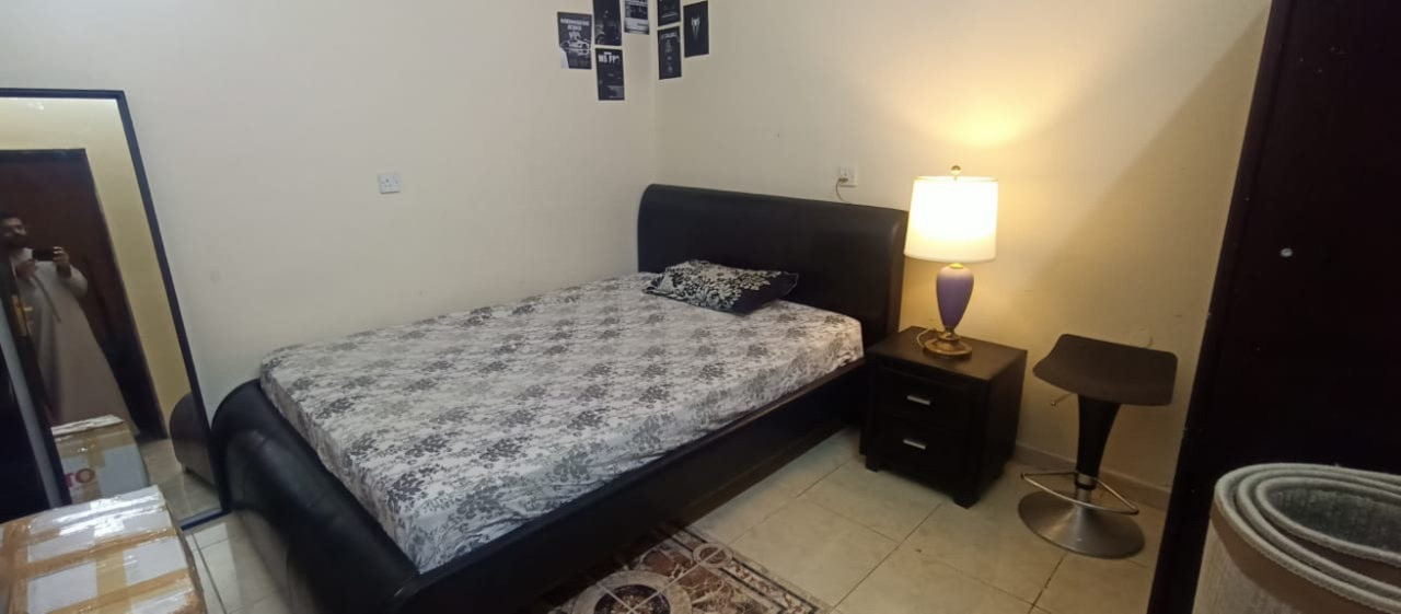 Queen size leather bedroom set